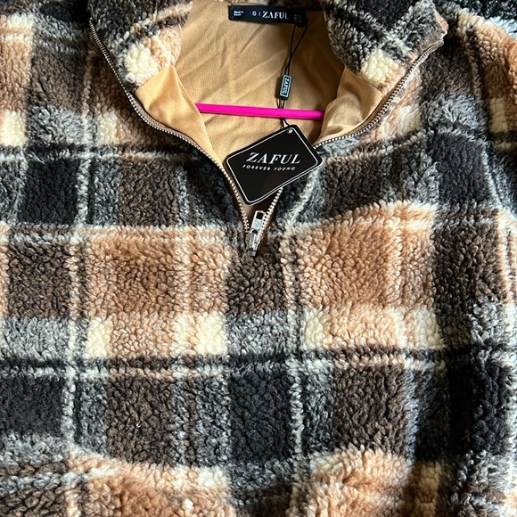 New with tags! ZAFUL Cropped Plaid Teddy Sherpa Pullover Sweatshirt - Picture 3 of 3